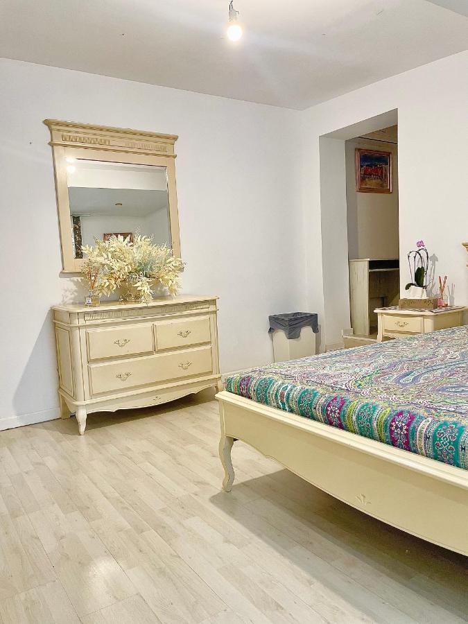 Casa In Inima Capitalei Villa Bucharest Luaran gambar